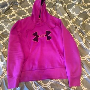 Medium Women’s under armour hoodie